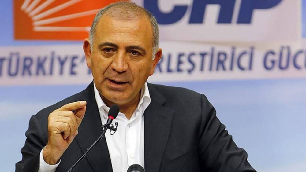 Gürsel Tekin ağır ifadelerle partisi CHP’den istifa etti 