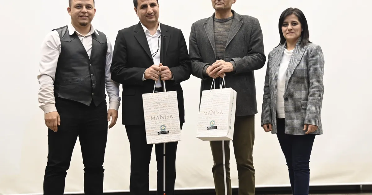 Manisa’da engelleri aşan betimlemeli belgesel gösterimi