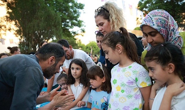 Bayraklı Sokak Festivali’nde çocuklar doyasıya eğlendi