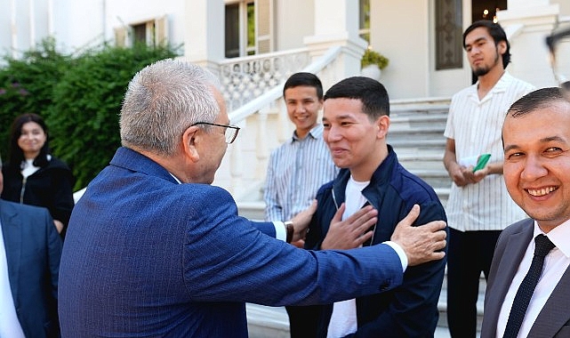 Çift Diploma Programı ile EÜ’ye gelen Özbek öğrenciler Rektör Prof. Dr. Budak’ı ziyaret etti