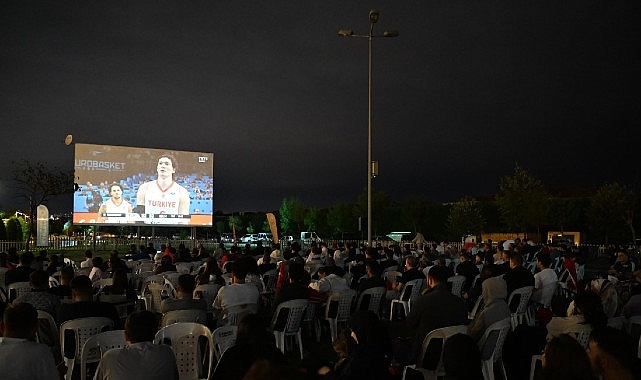 Kartepe’de Final Heyecanı Dev Ekranda İzlendi