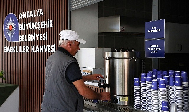 Büyükşehir Belediyesi’nin Emekli Kahveleri büyük ilgi görüyor