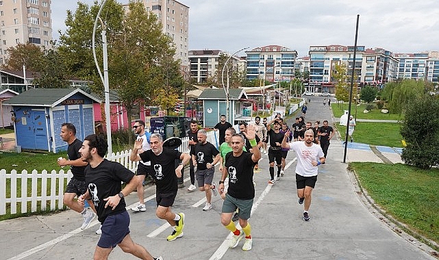 Yüzlerce Kişi Ata’ya Saygı İçin Koştu
