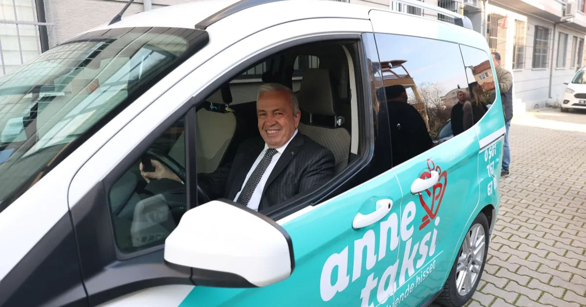 Başkan Şadi Özdemir “Anne Taksi”nin Direksiyonuna Geçti