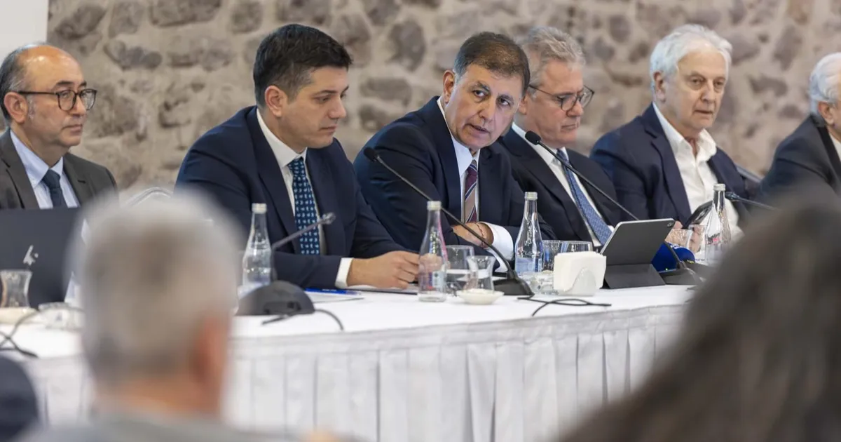 Başkan Tugay: Enerji Güvenliği İçin Şehirler Kendi Sistemlerini Kurmalı