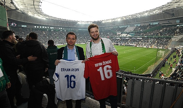 Bursaspor Tribünlerinde Kardeşlik ve Coşku Bir Arada